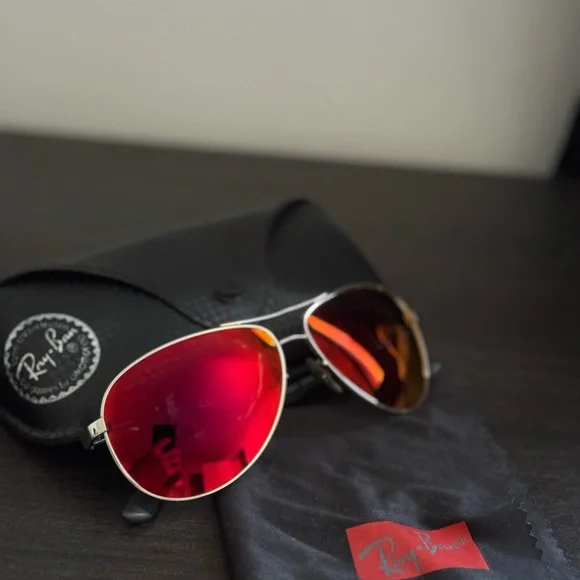 Ray Ban Aviator Sunglasses with Red Lenses